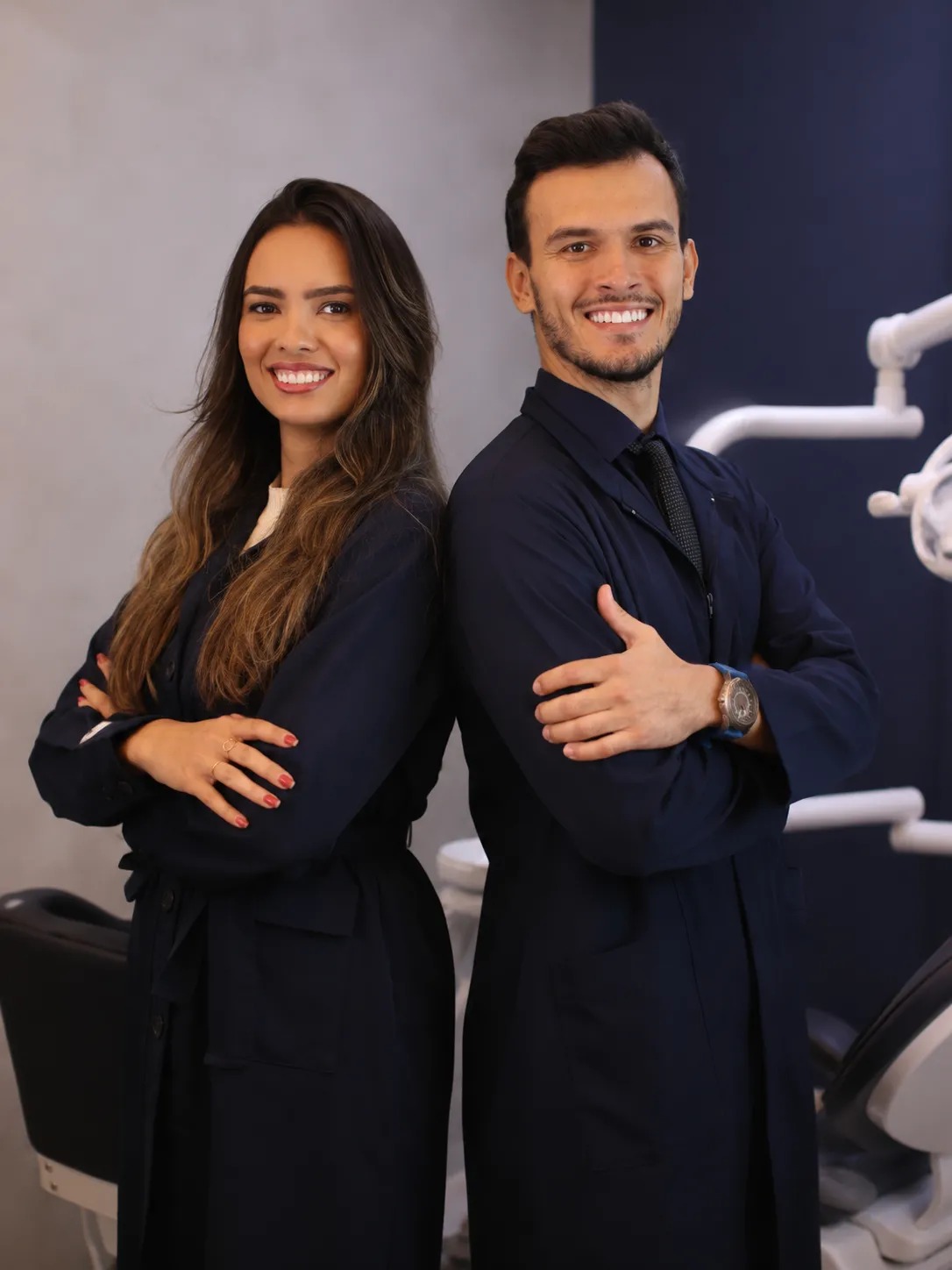 Dr. Keyson Kamal e Dra. Priscila Miranda, especialistas da clínica Miranda e Kamal Odontologia